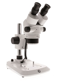 Mikroskop stereoskopowy StereoBlue trinokularowy, zoom 0.7-4.5x, statyw kolumnowy, oświetlenie
